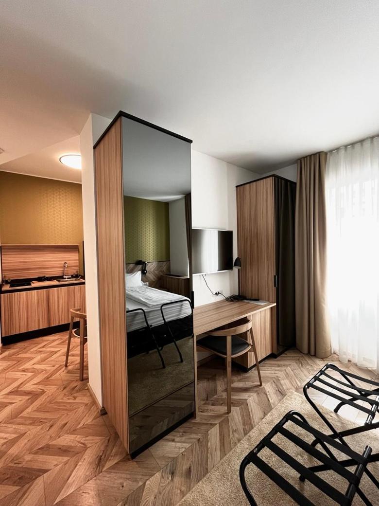 Urban Boutique Hotel Center Любляна Экстерьер фото